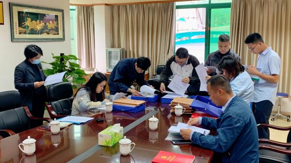2.圖為黨建工作交叉檢查組在肇海水質(zhì)檢測(cè)有限公司黨支部檢查現(xiàn)場(chǎng)。.jpg